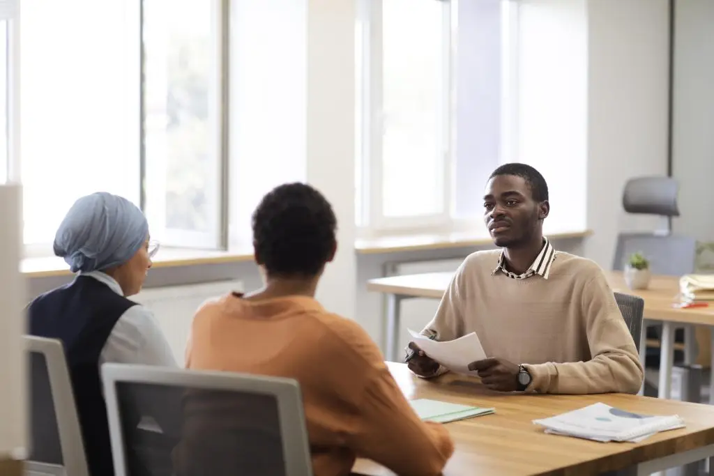 Contact HR consultants for professional career and business support